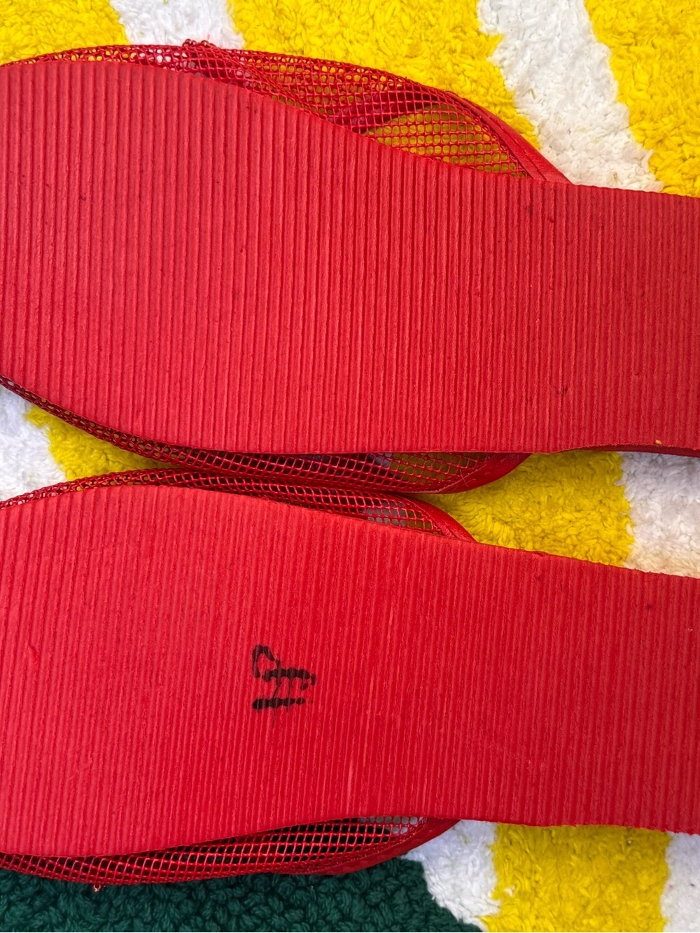 P&W New York Red Beaded Sequin Mesh Slide Sandals Slippers Size 8 - Picture 3 of 4